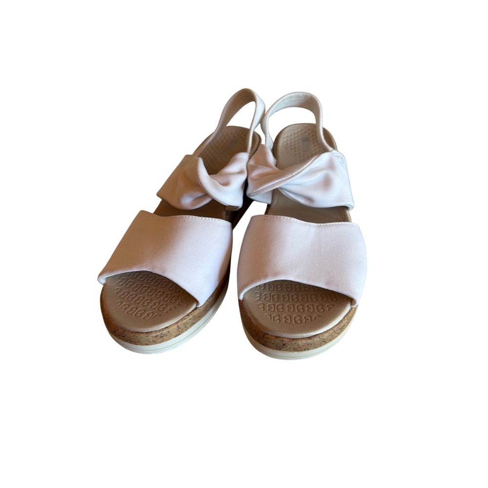 Bzees Remix Sandals White Fabric Wedge Slingback Knot Detail Comfort Shoes 11M